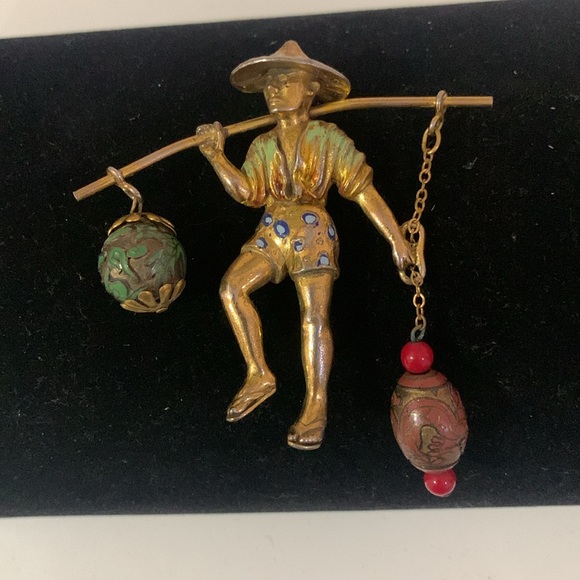 Vintage 1940’s rare Rice Weiner enameled gold tone Chinese water carrier boy pin - Picture 2 of 10
